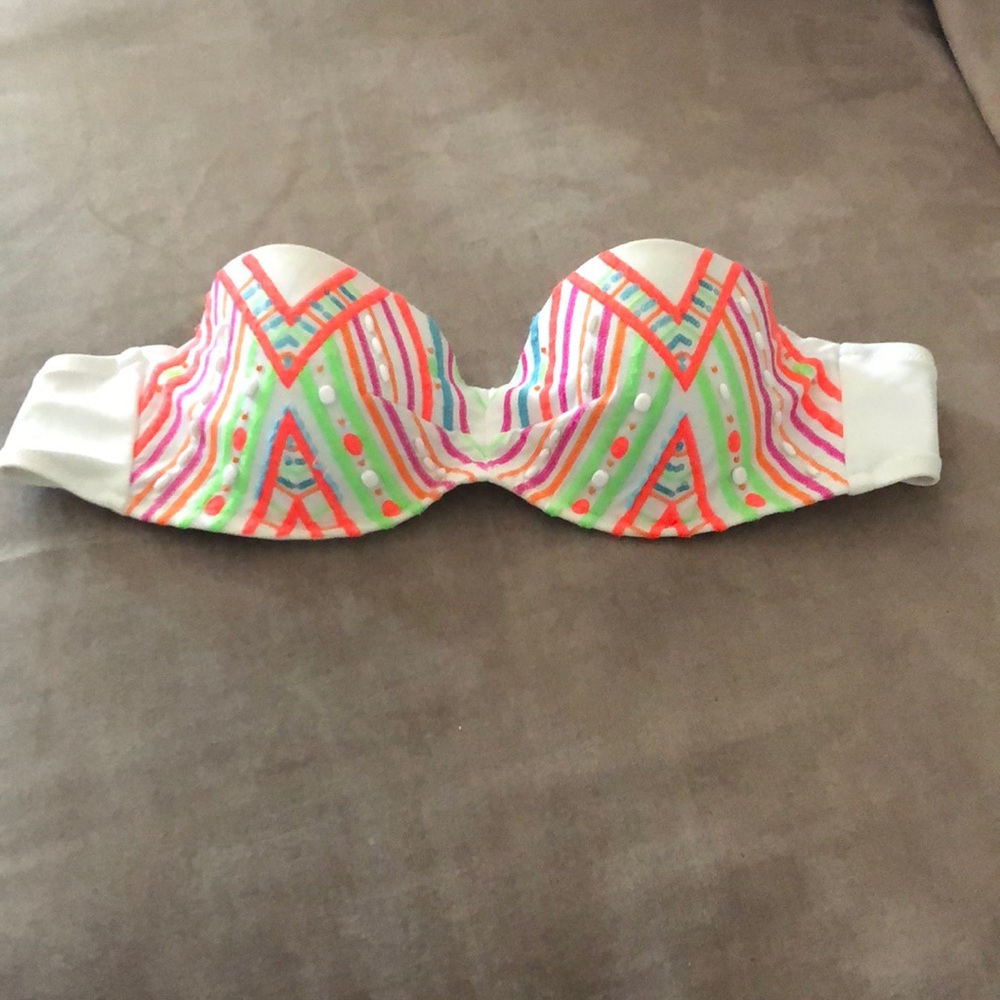 Victoria’s Secret bathing suit top SIZE 34C
